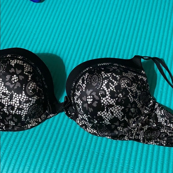Victorias Secret Bras - Picture 3 of 8